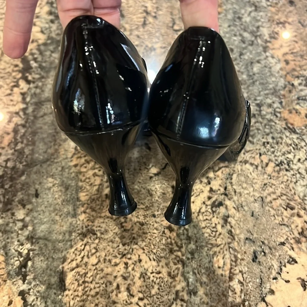 Paolo Black Patent Leather Heels with Sleek Design